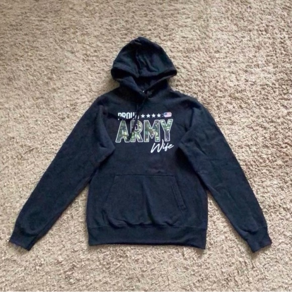 Army wife pullover hoodie - size small - Picture 2 of 4